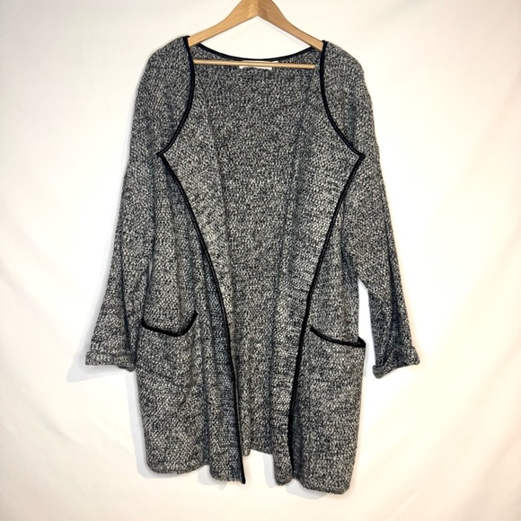 ASTR Cozy Gray Open Front Cardigan Coatigan with Pockets and Faux Leather Trim - Picture 2 of 7